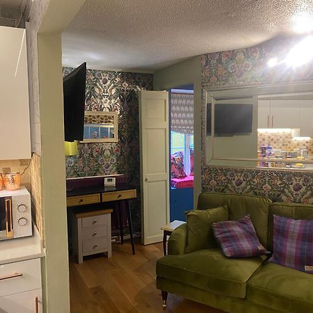 Quiet Lower Floor 2 Bed City Apartment With Private Patio Garden Bath Esterno foto