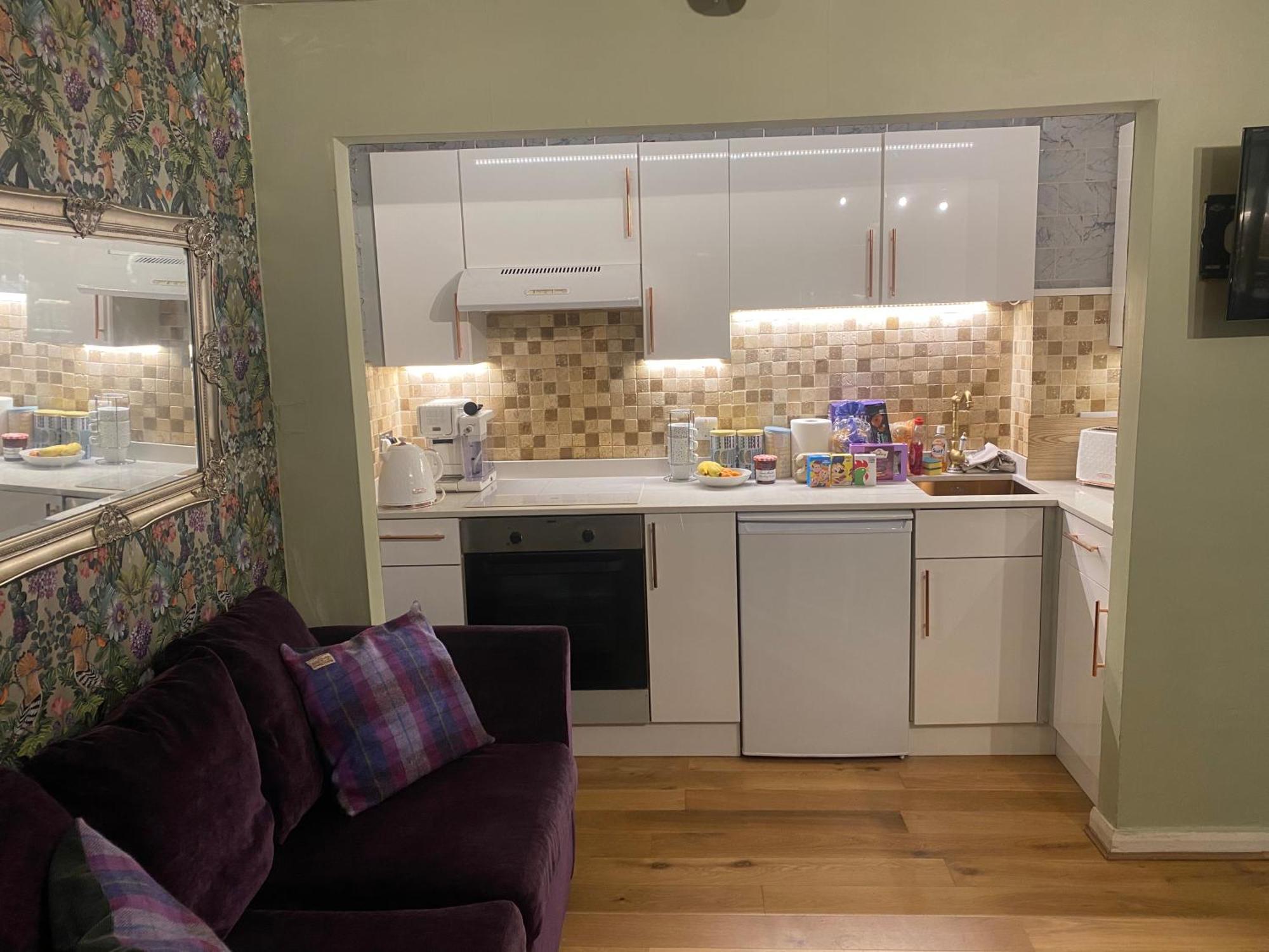 Quiet Lower Floor 2 Bed City Apartment With Private Patio Garden Bath Esterno foto