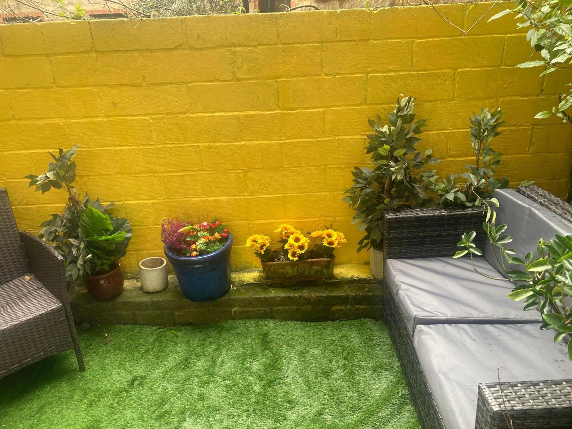 Quiet Lower Floor 2 Bed City Apartment With Private Patio Garden Bath Esterno foto
