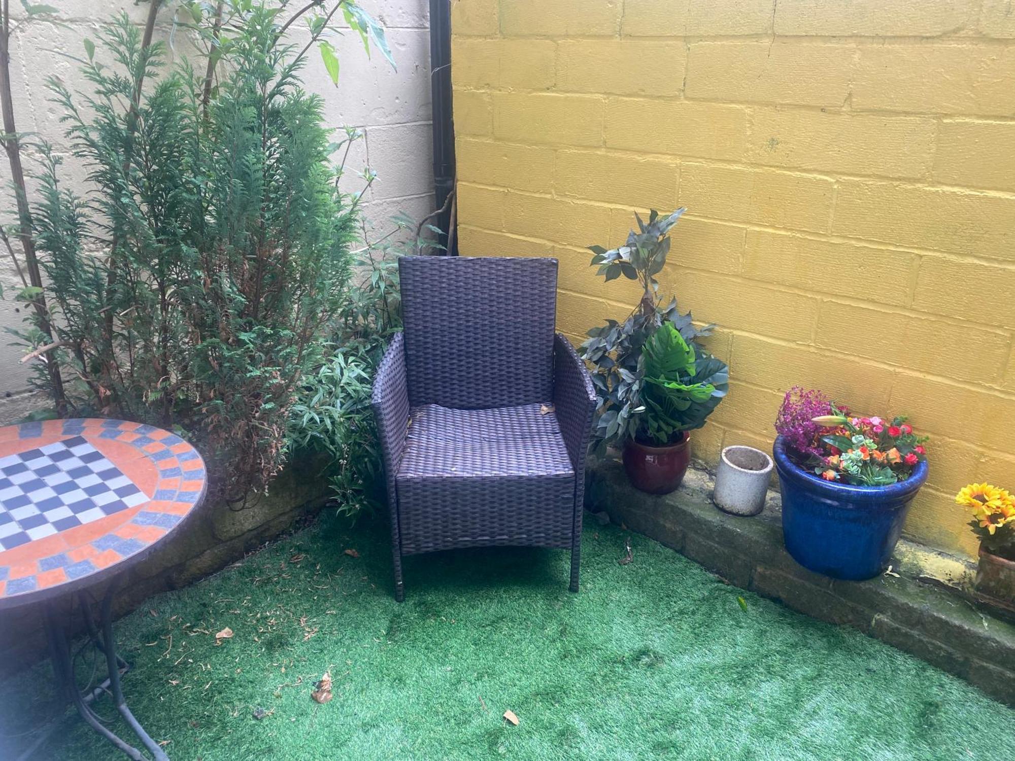 Quiet Lower Floor 2 Bed City Apartment With Private Patio Garden Bath Esterno foto